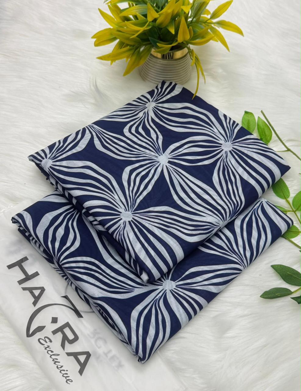 Hajra Exclusive 2pc